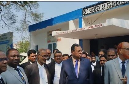 समस्तीपुर : हाईकोर्ट के न्यायमूर्ति नवनीत कुमार पांडेय ने रोसड़ा कोर्ट का किया निरीक्षण 6