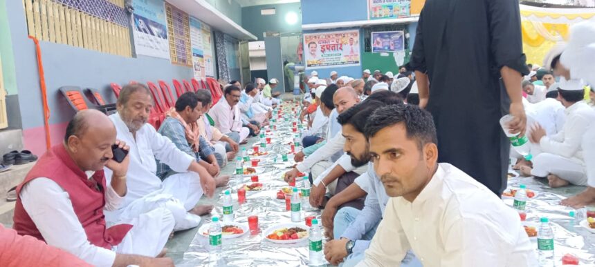 समस्तीपुर: बिहार प्रदेश युवा कांग्रेस के प्रदेश महासचिव एखलकुर रहमान सिद्दीकी आवास परिसर में एक भव्य दावते इफ्तार कार्यक्रम का किया गया आयोजन 1