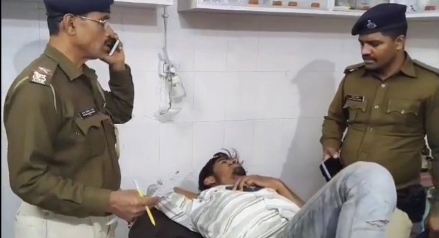 बेगूसराय में बीती रात एक दर्दनाक सड़क हादसे में दो बाइक सवार युवक गंभीर रूप से घायल 1
