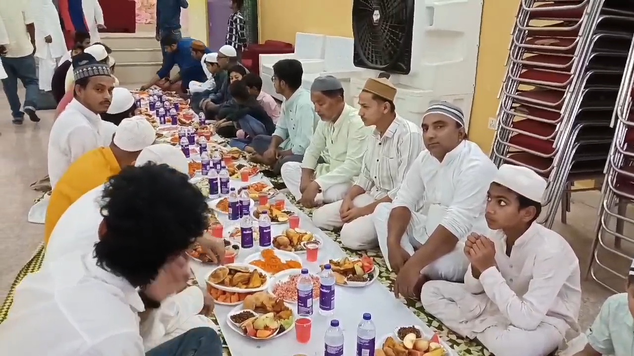 नालंदा: समाज में आपसी प्रेम एकजुटता और मेलजोल को बढ़ावा देने के उद्देश्य से सालूगंज इलाके में किया गया इफ्तार पार्टी का आयोजन 2