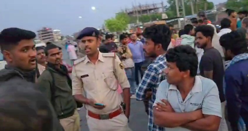 बेगूसराय में भीषण सड़क हादसे में चार लोगों की घटना स्थल पर दर्दनाक मौत, पांच लोग गंभीर रूप से घायल 2