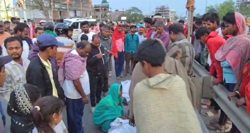 बेगूसराय में भीषण सड़क हादसे में चार लोगों की घटना स्थल पर दर्दनाक मौत, पांच लोग गंभीर रूप से घायल 3