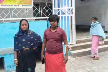 बेगूसराय मे चार सौ रुपया उधार नहीं चुकाने पर एक रिक्शा चालक जमकर पिटाई, घायल रिक्शा चालक अस्पताल में भर्ती 23