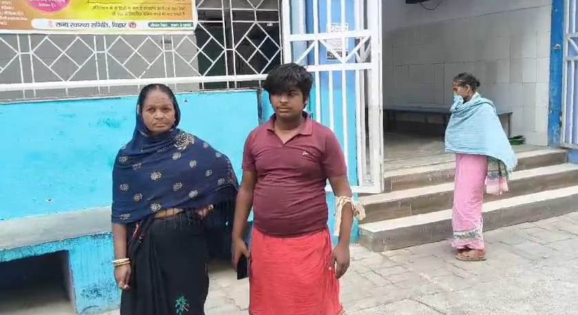 बेगूसराय मे चार सौ रुपया उधार नहीं चुकाने पर एक रिक्शा चालक जमकर पिटाई, घायल रिक्शा चालक अस्पताल में भर्ती 1