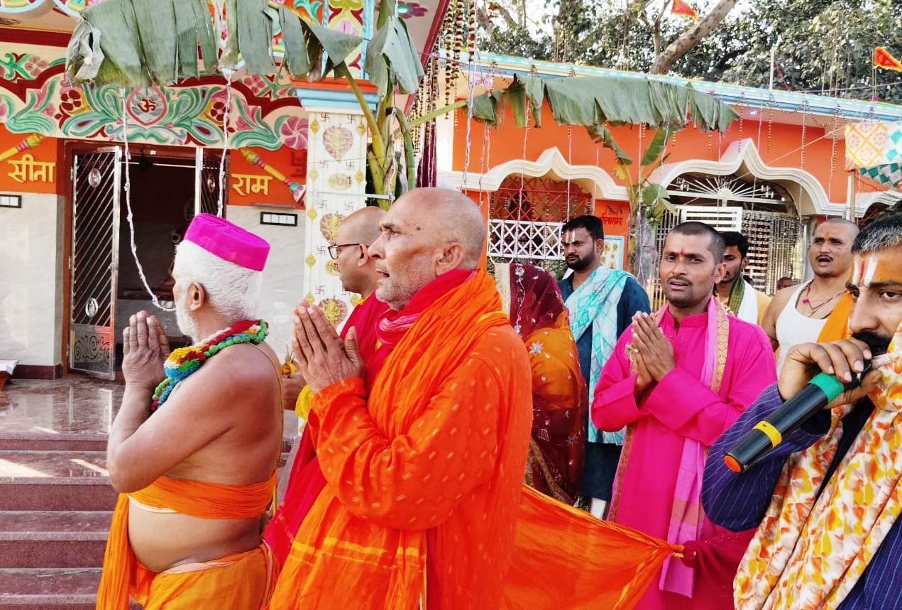 कलश विसर्जन के साथ चार दिवसीय बजरंगबली प्रतिमा प्राण प्रतिष्ठा यज्ञ सम्पन्न 2