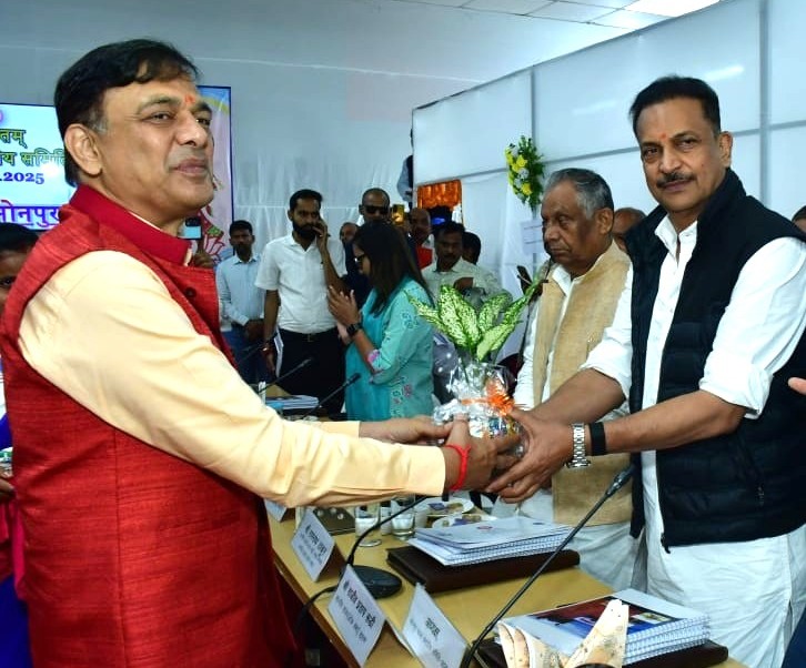 सोनपुर मंडल संसदीय समिति की बैठक, सांसदों ने दिए रेल विकास से जुड़े सुझाव 1