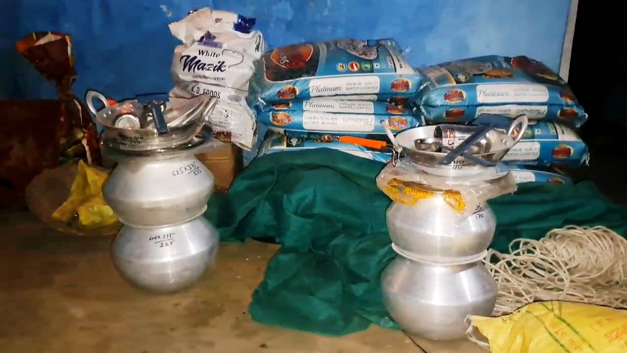 समस्तीपुर: समाजसेवी राजू सहनी का सराहनीय कार्य, अग्नि पीड़ित परिवारों को पहुंचाई सहायता 4