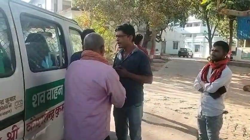 नालंदा में महिला की निर्मम हत्या, शव को सड़क किनारे फेंका, दोनों पैरों में ठोकी गई कीलें 3