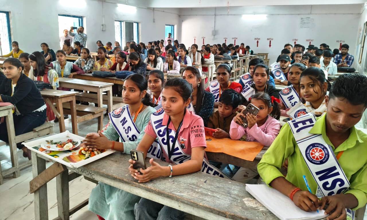 अयोध्या प्रसाद सिंह स्मारक महाविद्यालय, बरौनी में अंतर्राष्ट्रीय महिला दिवस हर्षोल्लास के साथ समारोह पूर्वक मनाया गया 5
