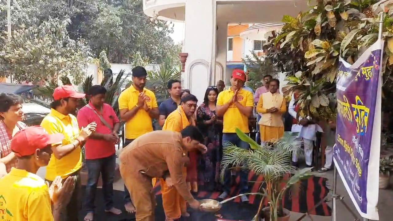 बेगूसराय में मैथिली फिल्म दिलवाली दुल्हिन का विधिवत पूजा पाठ के बाद किया गया शुभारंभ 2