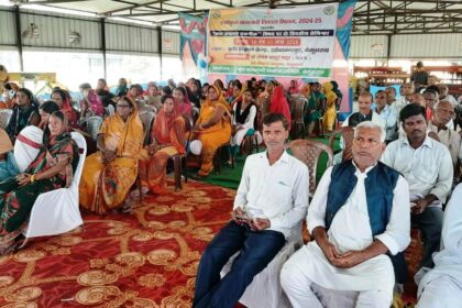 कृषि विज्ञान केंद्र खोदावंदपुर में किसानों ने सीखा आम, लीची के मंजर संरक्षण का गुड़ 18