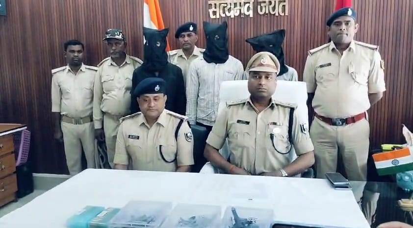 50 हज़ार के इनामी कुख्यात अपराधी को खगड़िया पुलिस ने किया गिरफ्तार 2