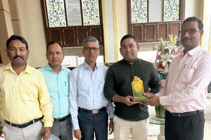 डॉक्टर मुरारी बिहार के सर्वश्रेष्ठ डीलर सम्मान से हुए सम्मानित 20