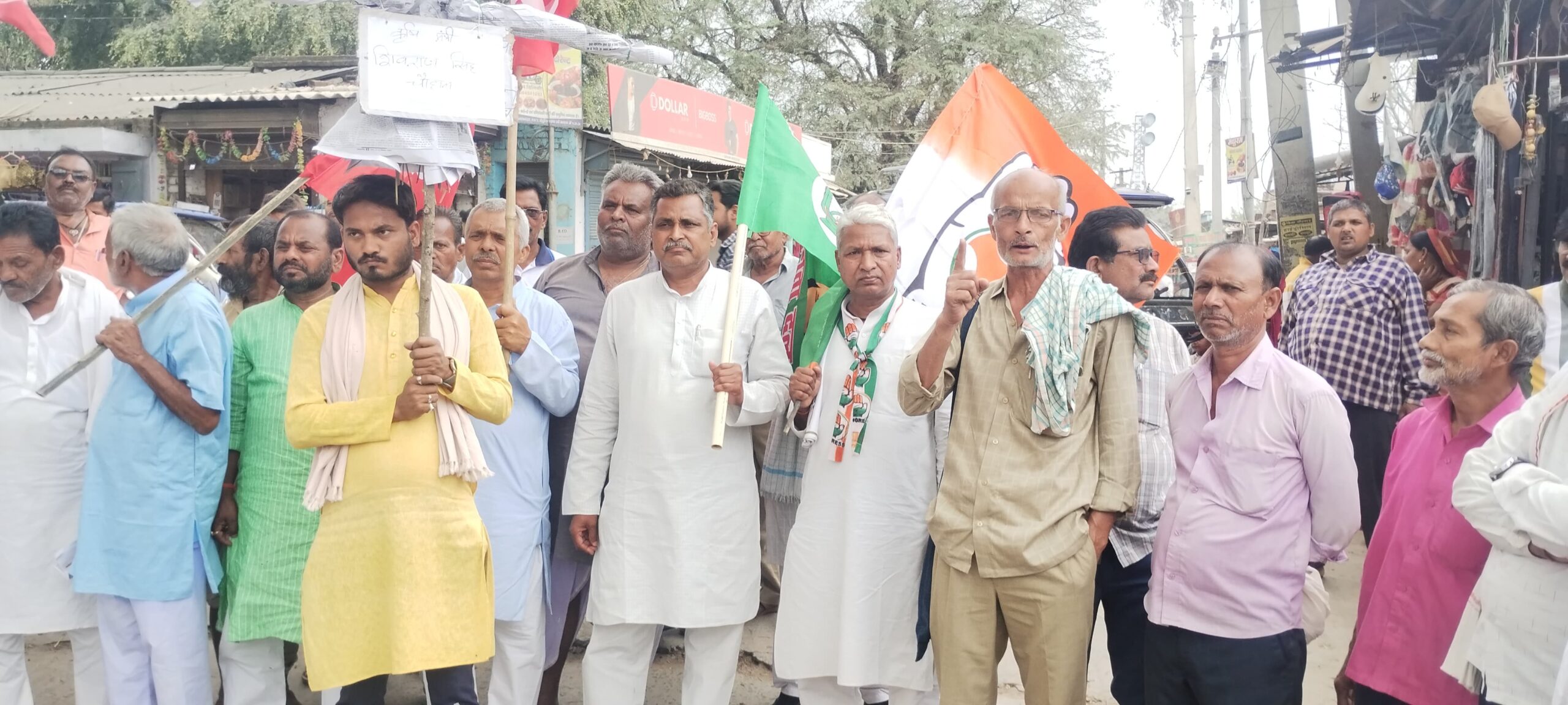 मक्का अनुसंधान केंद्र के स्थानांतरण के खिलाफ महागठबंधन कार्यकर्ताओं ने कृषि मंत्री का फूंका पुतला 5
