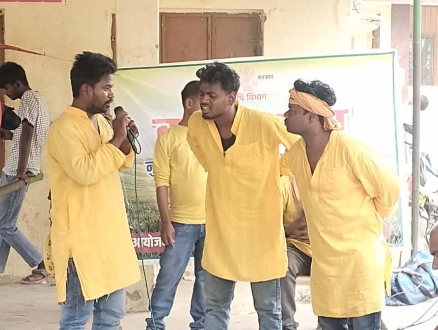 बेगूसराय में किसान जागरूकता को लेकर कला जत्था ने किया नुक्कड़ नाटक प्रदर्शित 1