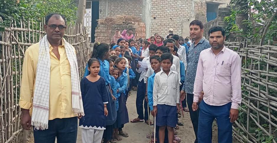 बिहार दिवस के अवसर पर विभिन्न विद्यालय में निकाली गई प्रभातफेरी 2