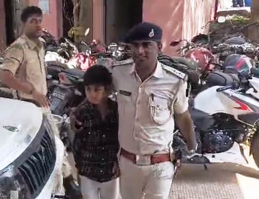 नालंदा: बच्चे का अपहरण कर भाग रहे अपहरणकर्ताओं की बोलेरो गाड़ी जाम में फंसी, बच्चे ने कूदकर बचाई अपनी जान 1