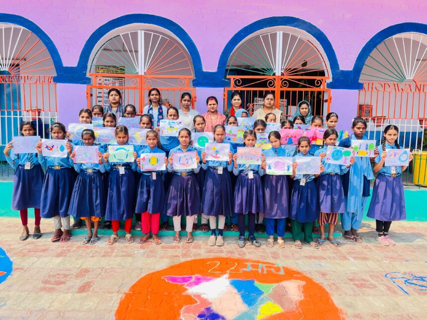 बिहार दिवस पर रंगारंग सांस्कृतिक कार्यक्रम आयोजित, कार्यक्रम में बच्चों को किया गया सम्मानित 1