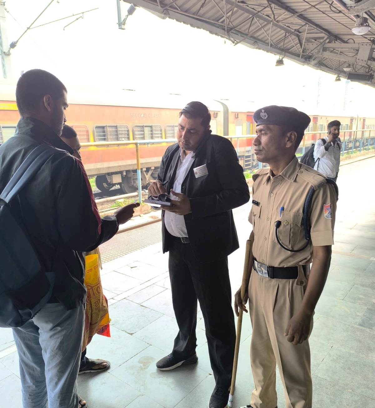 समस्तीपुर मंडल में मेगा टिकट जांच अभियान, 3938 मामलों में 21.36 लाख रुपये की वसूली 2