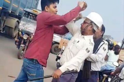 बेगूसराय में एक युवक ने ट्रैफिक जवान को किया पिटाई, सोशल मीडिया पर वीडियो तेजी से हो रहा है वायरल 6