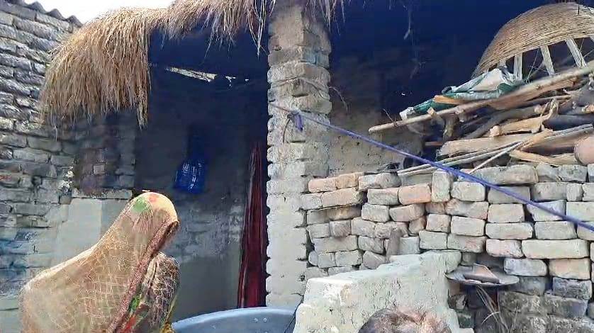समस्तीपुर: गरीबों के मसीहा भाई राजू सहनी ने पीड़ित मृतक परिवार को सहायता प्रदान कर दिया मानवता का परिचय 3