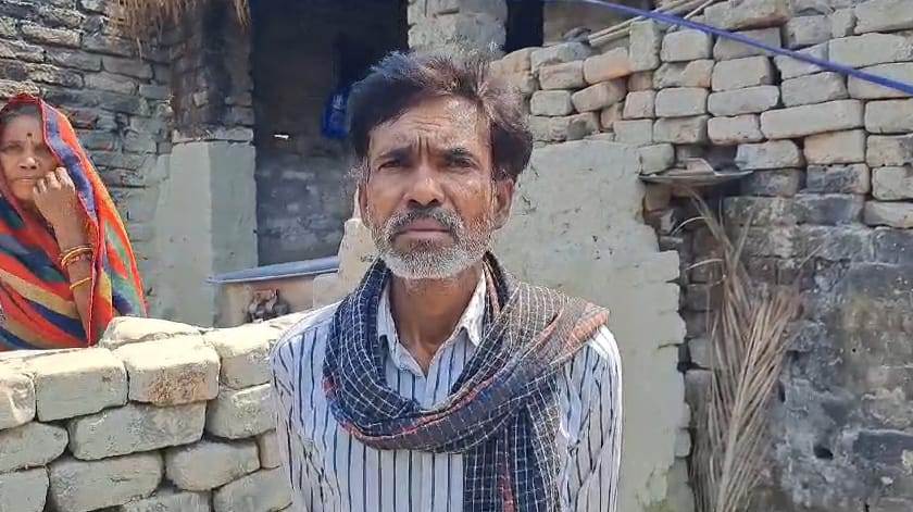 समस्तीपुर: गरीबों के मसीहा भाई राजू सहनी ने पीड़ित मृतक परिवार को सहायता प्रदान कर दिया मानवता का परिचय 5