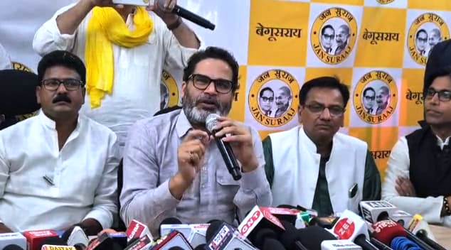 नीतीश कुमार अब किसी भी परिस्थिति में राजनीति करने लायक नहीं रह गए हैं,अब सिर्फ बीजेपी अपने लाभ के लिए उनका उपयोग कर रही है – प्रशांत किशोर 3