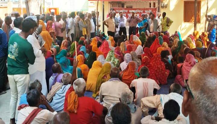 भ्रष्टाचार के खिलाफ सीपीआई ने प्रखंड सह अंचल कार्यालय पर दिया धरना 4