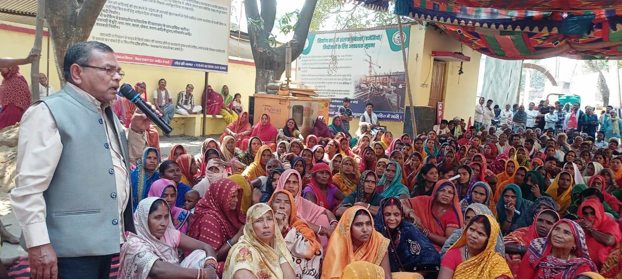 भ्रष्टाचार के खिलाफ सीपीआई ने प्रखंड सह अंचल कार्यालय पर दिया धरना 7