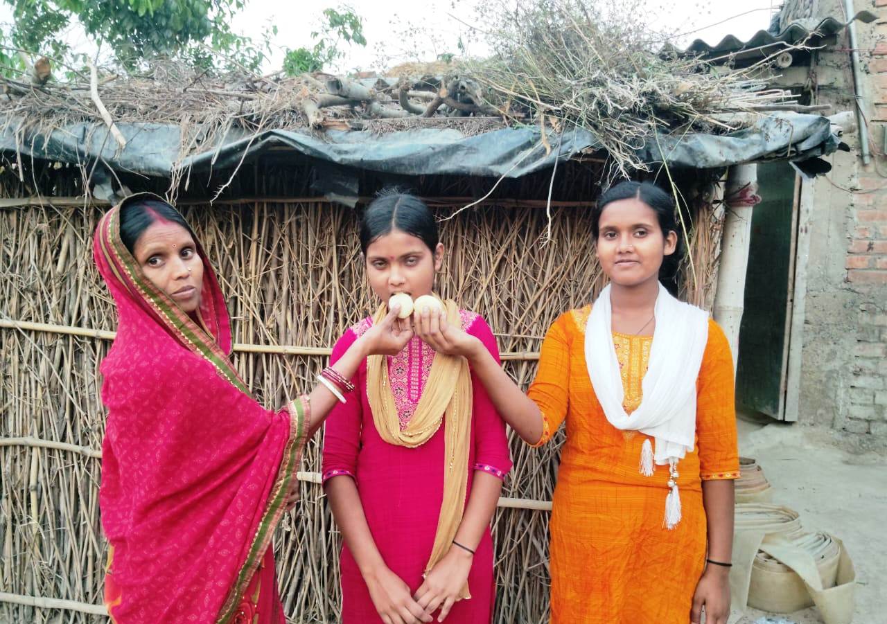 गुदरी के लाल ने किया कमाल, जिला में प्राप्त किया तीसरा स्थान, अंजेश ने लहराया सफलता का परचम 3
