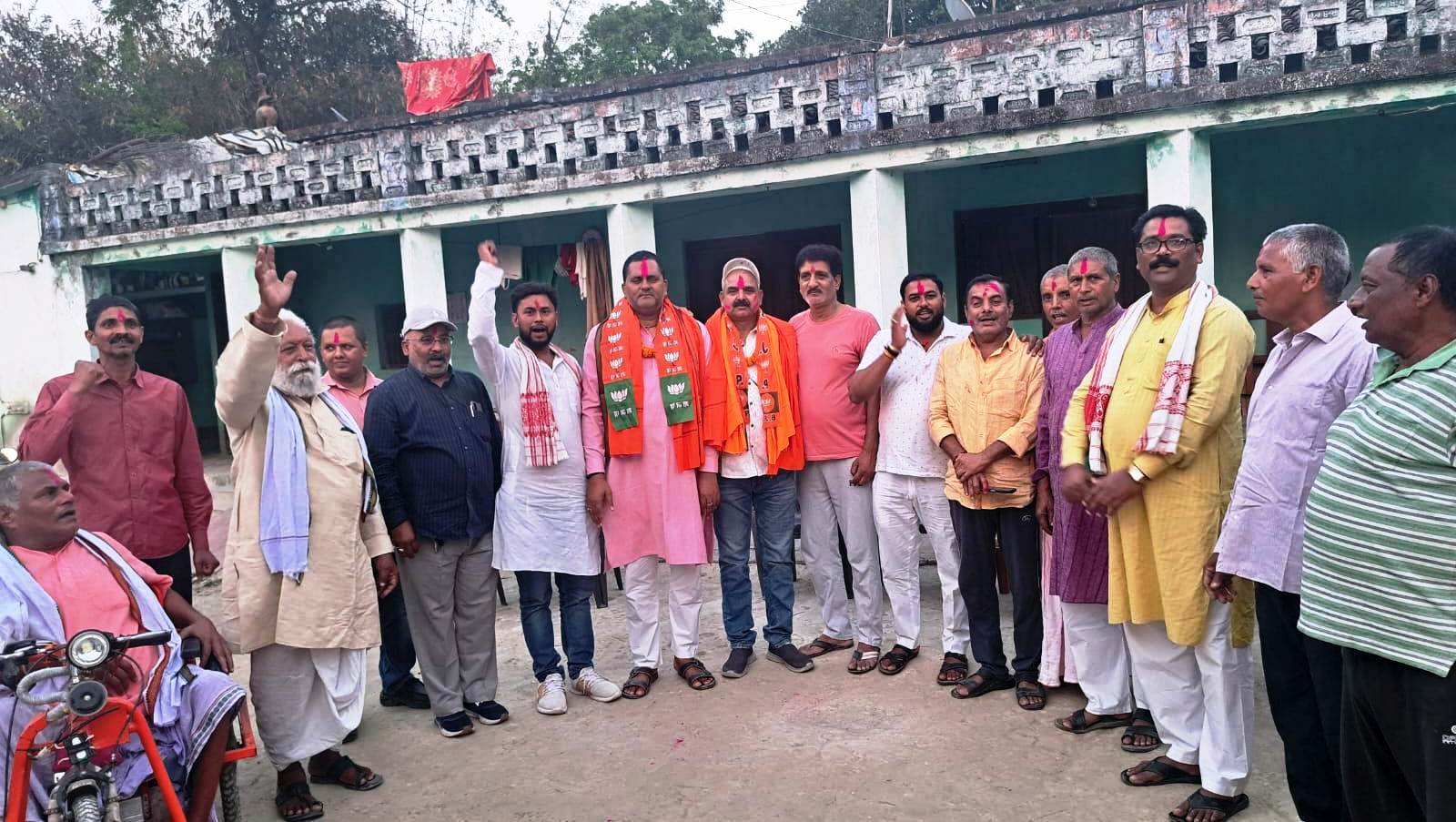 बछवाड़ा प्रखंड के दो भाजपा नेता को जिला और रेल में पद मिलने पर कार्यकर्ताओं ने किया सम्मानित 2