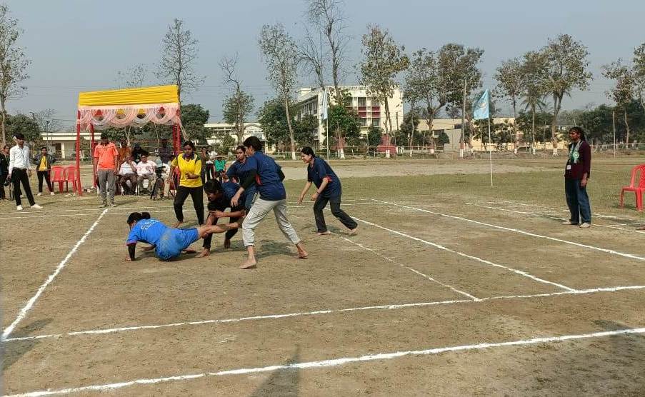 समस्तीपुर: अंतर महाविद्यालय खेल प्रतियोगिता के दूसरे दिन विभिन्न खेलों में छात्र-छात्राओं ने अपनी प्रतिभा का किया प्रदर्शन 2