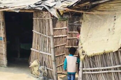 समस्तीपुर: गरीबों को सिर पर छत देने के लिए बनी आवास योजना, भ्रष्टाचार की मार से पीड़ित झोपड़ी की छत के नीचे रहने को मजबूर 14