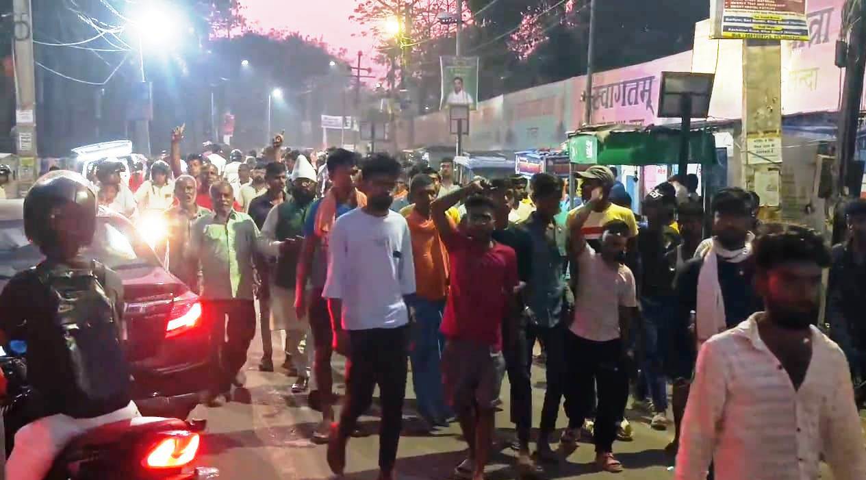 नालंदा: पावापुरी विम्स में इलाजरत शराबी की हुई मौत, परिजनों ने लगाया लहेरी थाना पुलिस पर शराबी के साथ पिटाई का आरोप 3