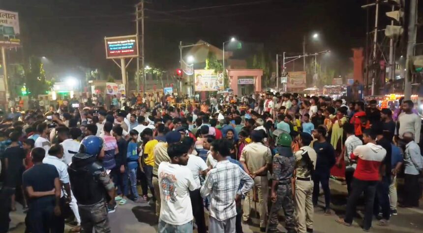 नालंदा: पावापुरी विम्स में इलाजरत शराबी की हुई मौत, परिजनों ने लगाया लहेरी थाना पुलिस पर शराबी के साथ पिटाई का आरोप 1