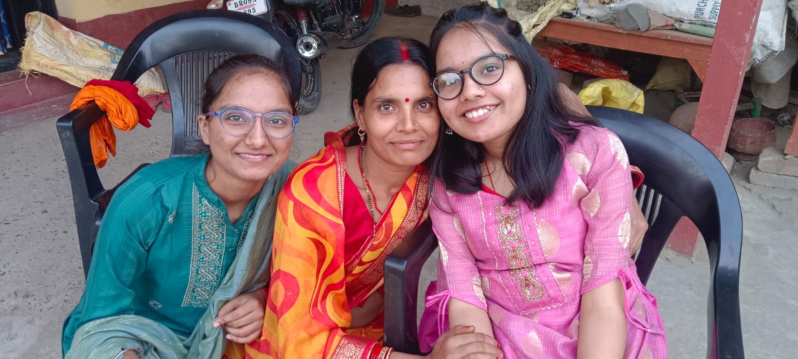 बछवाड़ा में मस्कुलर डिस्ट्रॉफी बीमारी से ग्रसित दिव्यांग छात्रा ने दसवीं में 458 अंक प्राप्त कर रचा इतिहास 4