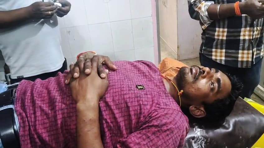 बेगूसराय में पिता पुत्र बेचता था शराब, छोटे भाई ने मना किया तो दोनों मिलकर किया जमकर पिटाई 1