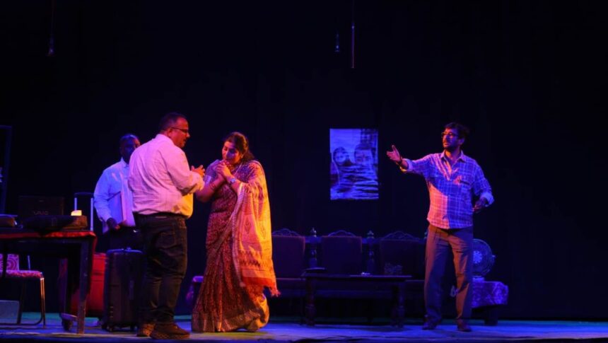 राष्ट्रीय नाट्य महोत्सव के तीसरे दिन कलाकारों ने अष्टावक्र नाटक का किया मंचन 1