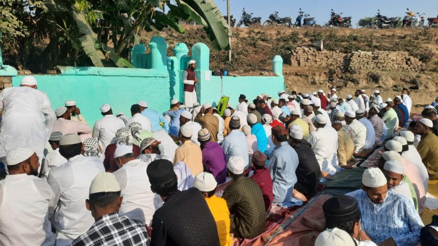 खोदावंदपुर में ईद की नवाज शांतिपूर्ण संपन्न कराने को प्रशासन रही मुस्तैद 1