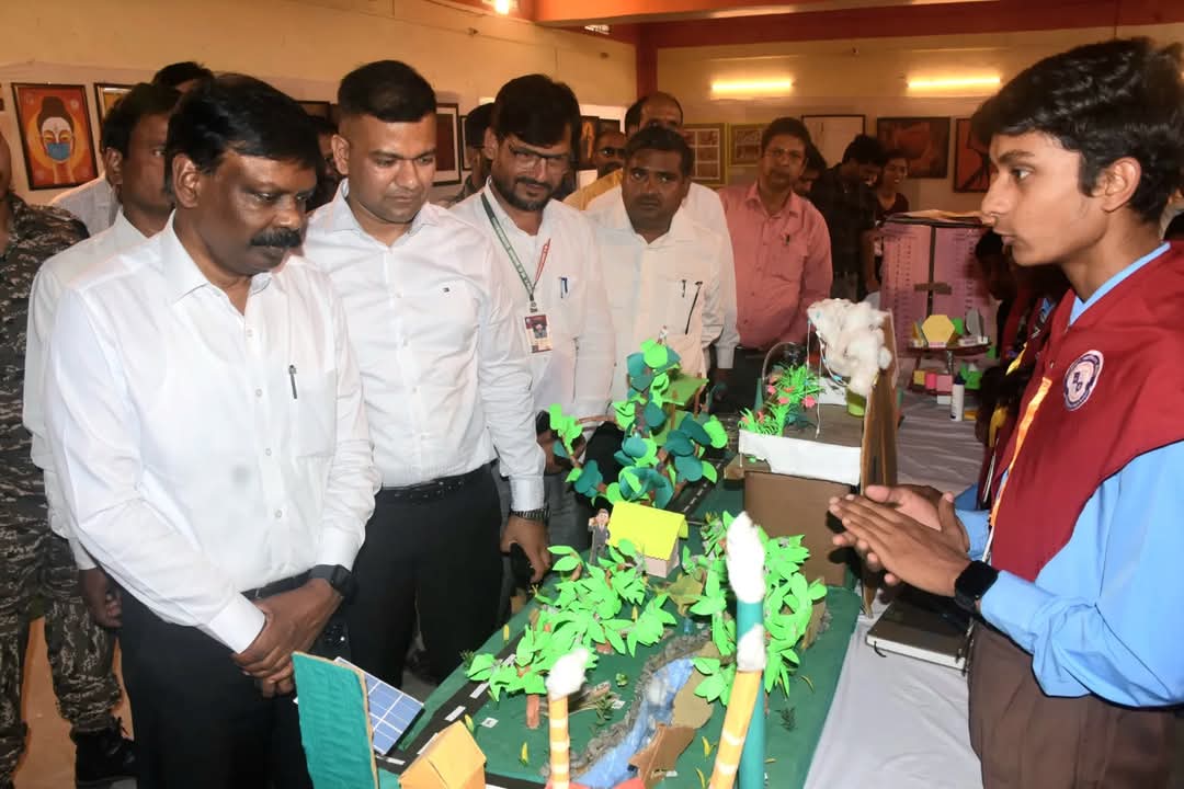 सफलता के लिए हमें अपना मानक स्वयं तय करना होगा और अपने सपनों को साकार करने के लिए निरंतर परिश्रम करना होगा – डॉ एस सिद्धार्थ 2