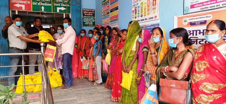 सामुदायिक स्वास्थ्य केंद्र बछवाड़ा में 30 टीबी मरीजों को दिया गया विशेष पोषण किट 1