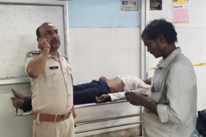 बेगूसराय में शराब के नशे में झूम रहे एक शराबी को लोगो ने पकड़ कर किया पुलिस के हवाले 23