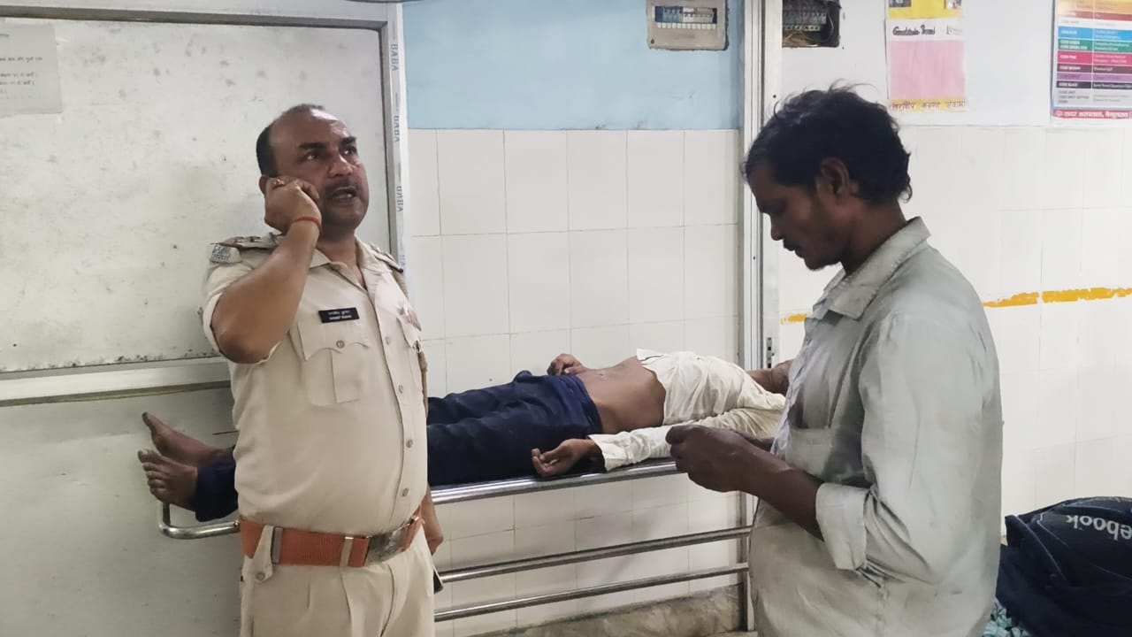 बेगूसराय में शराब के नशे में झूम रहे एक शराबी को लोगो ने पकड़ कर किया पुलिस के हवाले 2