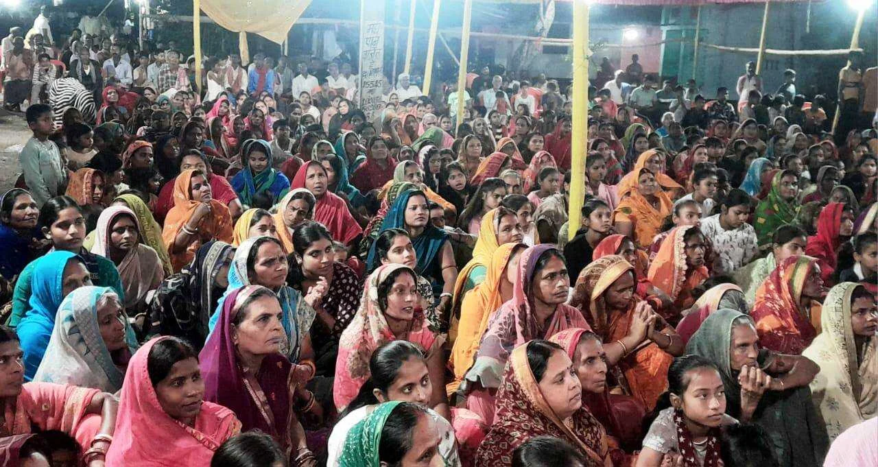 मनुष्य को अपने कर्म के उपरांत जो समय मिले उसी समय में दिल से भगवान को याद कर लेना चाहिए - माधवाचार्य जी महराज  4