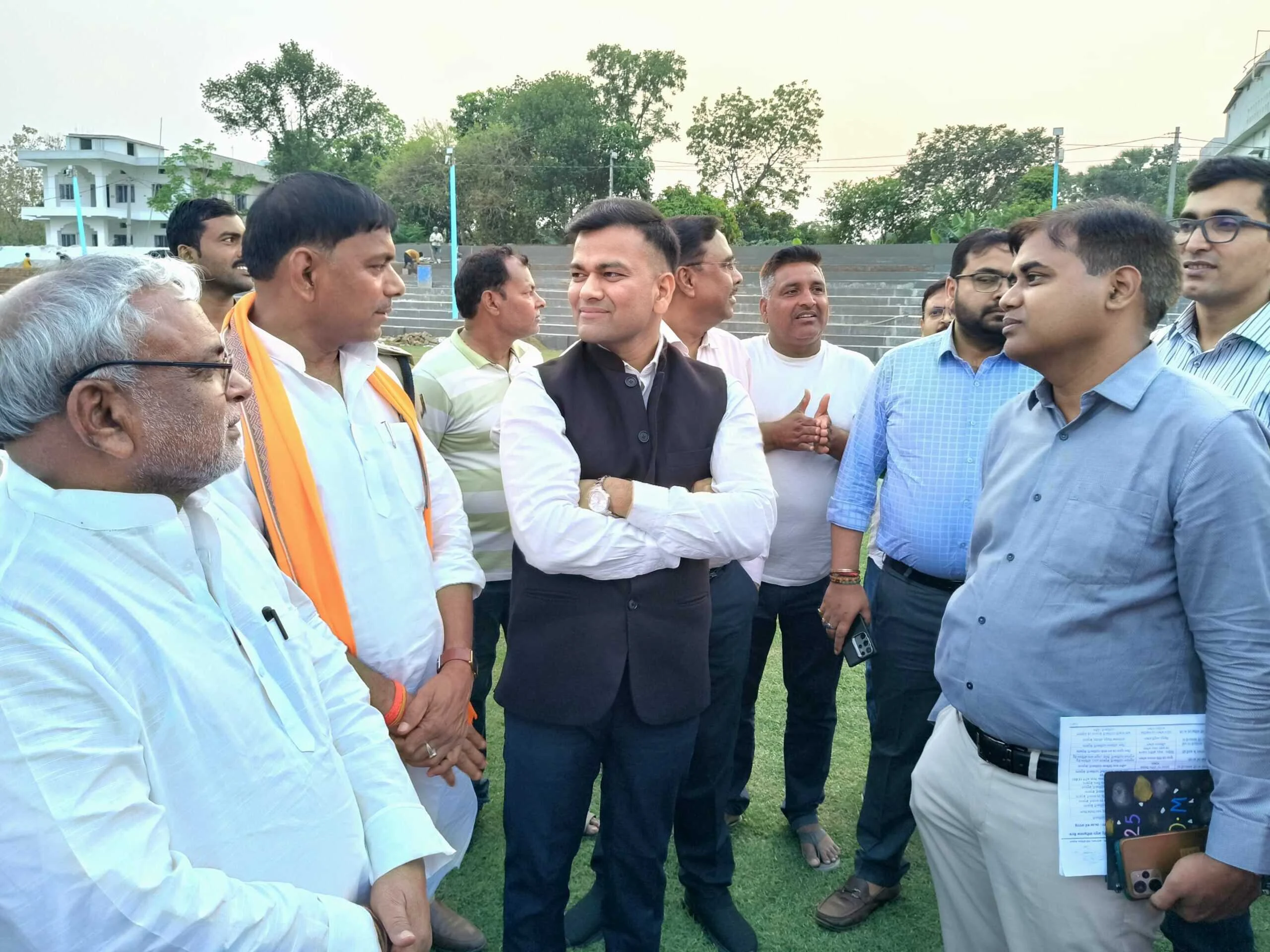 बेगूसराय में खेलों इंडिया यूथ गेम आयोजन को लेकर खेल स्टेडियम मे चल रही तैयारियां का खेल मंत्री और जिलाधिकारी ने लिया जायज  6