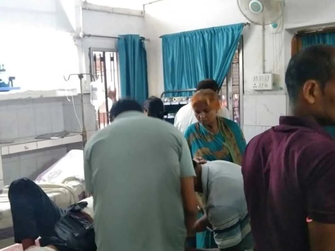 समस्तीपुर: दलसिंहसराय-विद्यापतिनगर मार्ग पर ट्रक और टेम्पू की भीषण टक्कर, टेम्पू सवार महिला समेत दो लोगो की मौत, चार लोग घायल 7