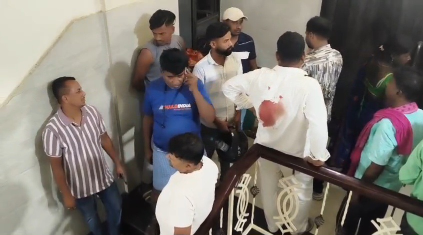 बेगूसराय में बेखौफ बदमाशों ने सीएसपी संचालक एवं उसके सहयोगी को लूटपाट के दौरान गोली मारकर किया घायल 1