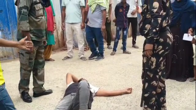 बेगूसराय में पहले शादी फिर तकरार फिर बचपन के प्रेमी के साथ पत्नी  हुआ फरार,  विलखते रह गए पति 4
