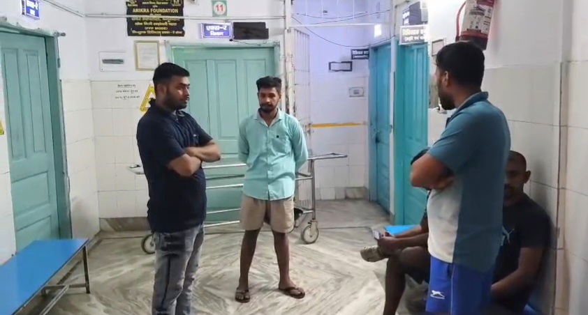 बेगूसराय में बेख़ौफ़ अपराधियों ने एक दुकानदार युवक को गोली मारकर किया घायल, सदर अस्पताल में भर्ती 3
