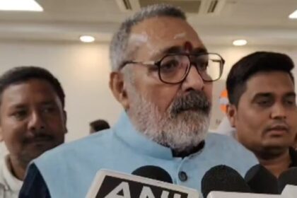 ममता बनर्जी बंगाल को बांग्लादेश बनने पर तुली हुई है और यही वजह है कि वह बार-बार सनातन और हिंदुओं के विरोध में काम कर रहे हैं – गिरिराज सिंह 25